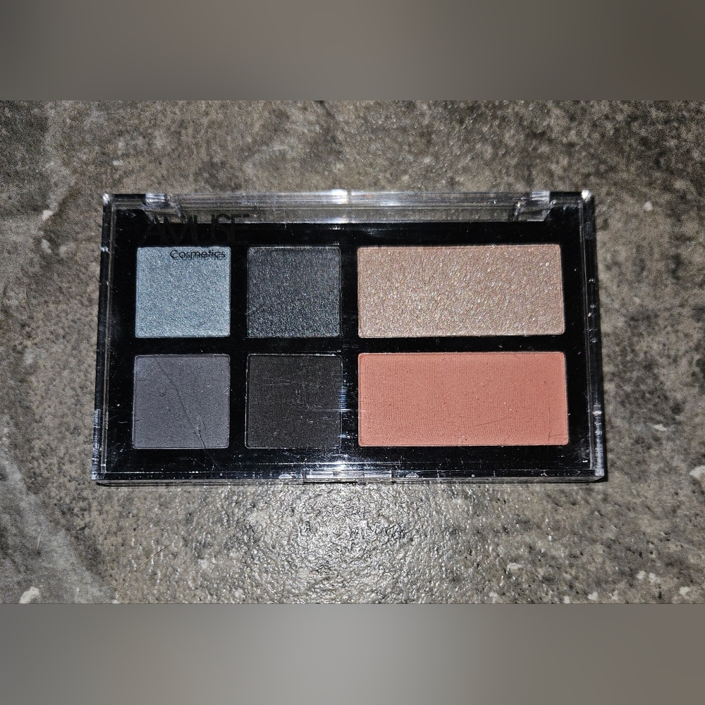 Amuse 3-in-1 Eyeshadow, Blush & Highlighter Palette BNIB